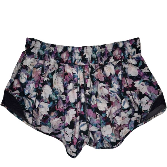 Lululemon Hotty Hot Short II '2.5" Utopia Multi/ Deep Phantom Size: 6 - Picture 13 of 15